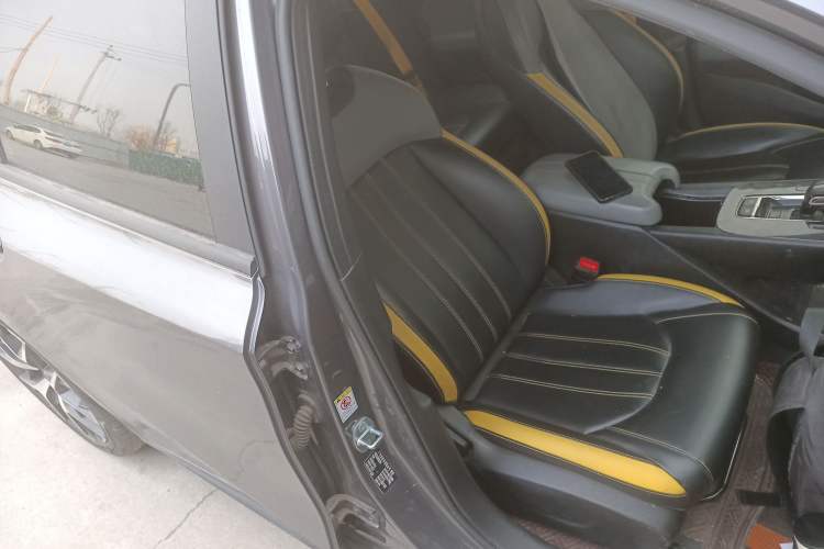 Used GAC Trumpchi EMPOW 2021 270T DCT J15 Version Right Front Seat