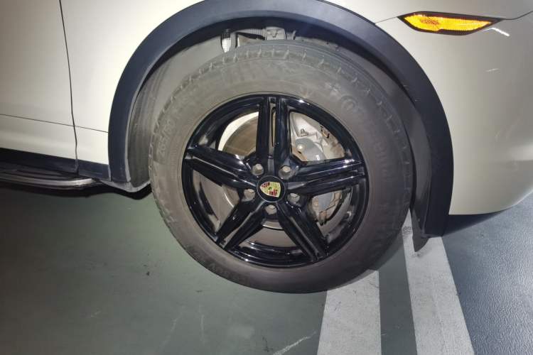 Used Porsche Cayenne 2013 3.6L automatic transmission U.S. specification