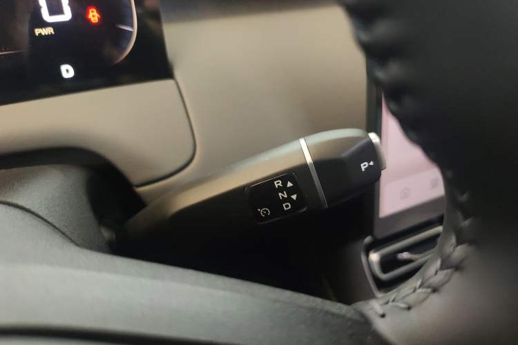 Used CHANGAN NEVO Q05 2026 Model 405Air Gear Lever