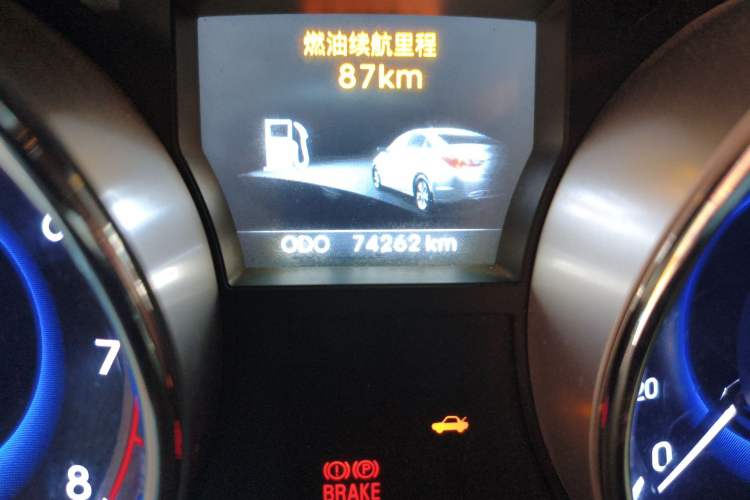 Used Hyundai Sonata 2013 2.0L Automatic Luxury Edition Odometer Close Up