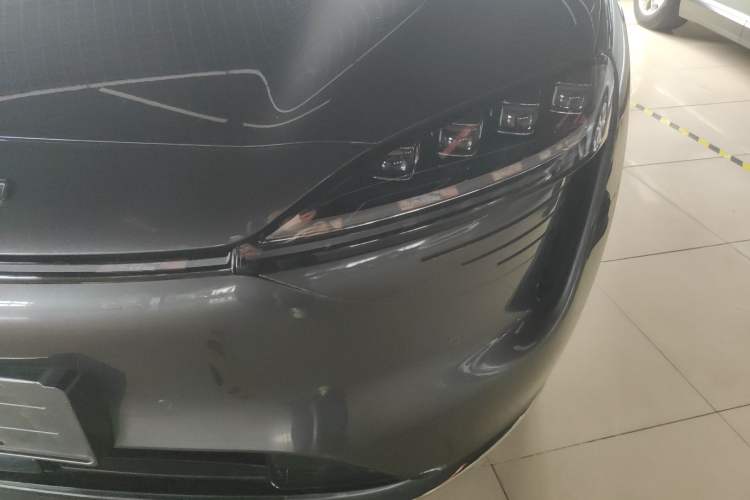 Used Hima Luxeed R7 2024 All-Electric 802 km Max Left Front Headlight