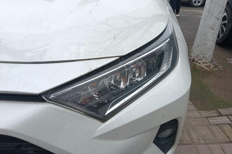 Used Toyota RAV4 2020 Dual-Engine 2.5L E-CVT 4x4 Elite PLUS Edition
