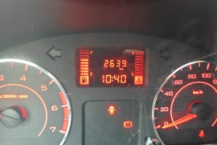 Used Wuling Hongguang V 2022 1.5L Jingqu Edition Electric-Assist LAR Odometer Close Up