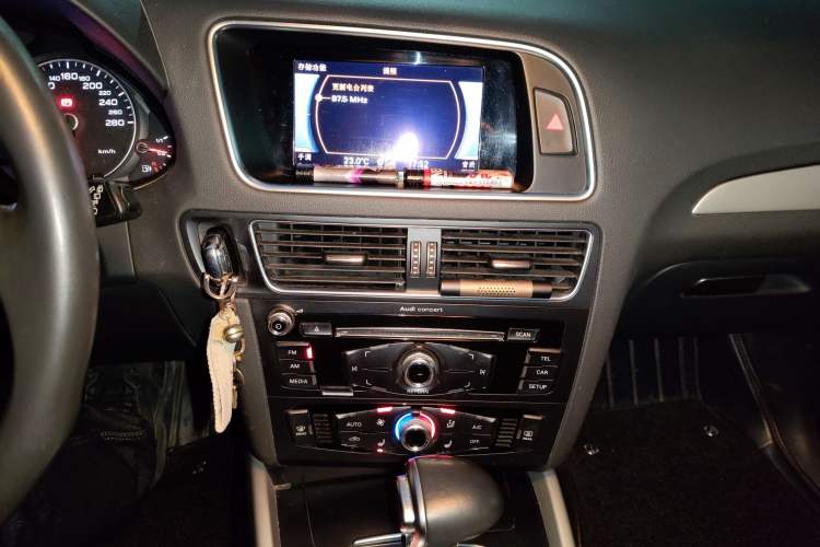 Used Audi Q5 2017 Plus 40 TFSI Ambition Model
