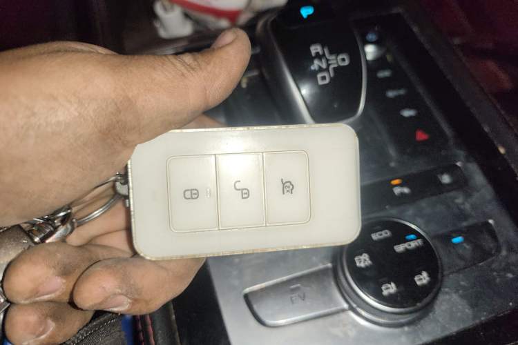 Used BYD Tang New Energy 2019 DM 2.0T All-Wheel Drive Smart Connect Advanced Model 7 Seats China VI Standard