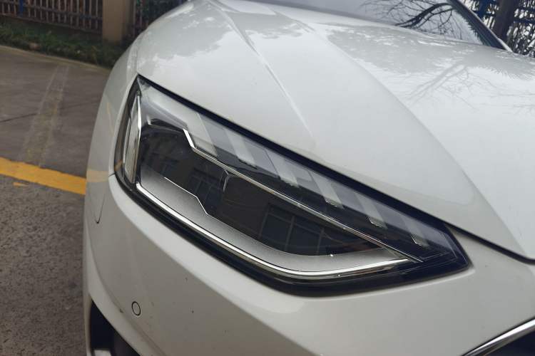 Used Audi A4L 2020 40 TFSI Fashionable and Elegant Model
