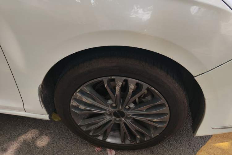 Used Dongfeng Aeolus Yixuan MAX 2021 1.5T Super-Powered Dad Edition Right Front Wheel Hub
