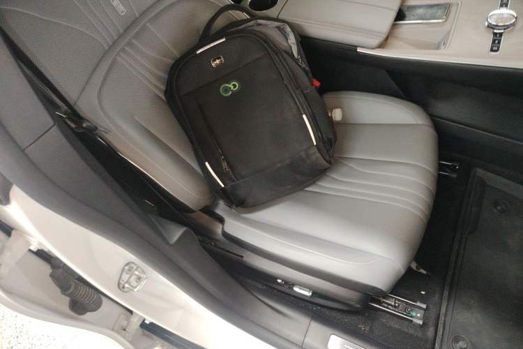 Used Geely Galaxy E8 2024 665 km Range Rear-Drive Starship Long-Range Version
