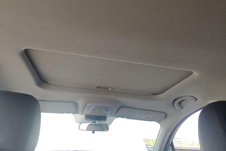 Used GAC Trumpchi GS4 2017 235T Manual Two-Wheel Drive Luxury Edition Headliner