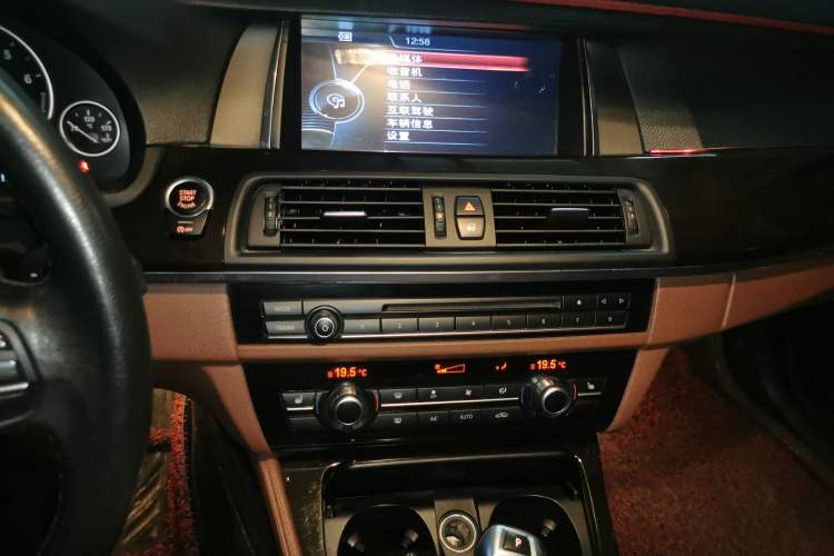 Used BMW 5 Series 2014 525Li Leading Model