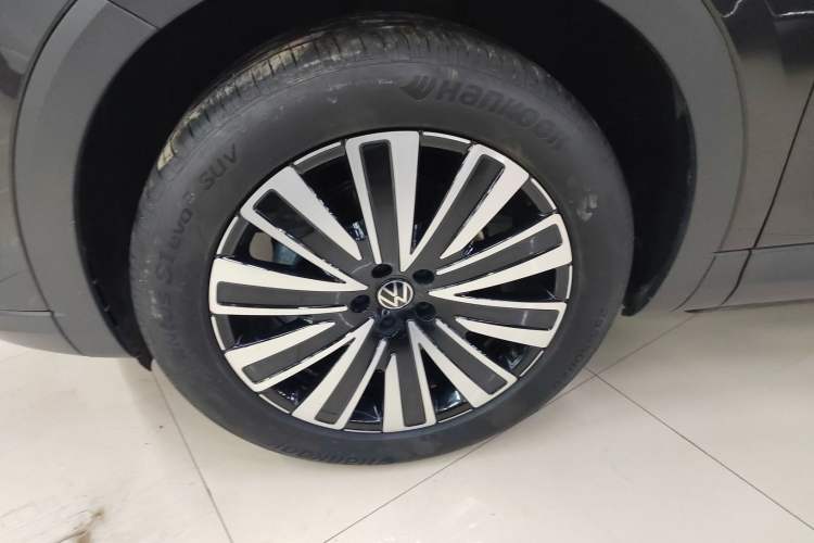 Used Volkswagen Tavendor 2024 330TSI Luxury Touring - All-Inclusive Edition Exterior 7