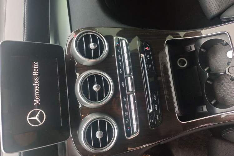 Used Mercedes-Benz GLC 2018 Facelifted GLC 260 4MATIC Dynamic Edition
