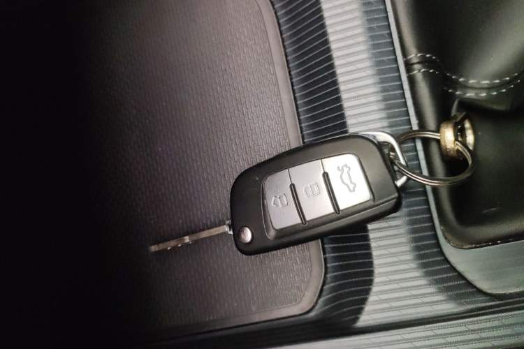 Used Geely Auto Emgrand 2025 4th Generation 1.5L Manual – Dragon Edition
