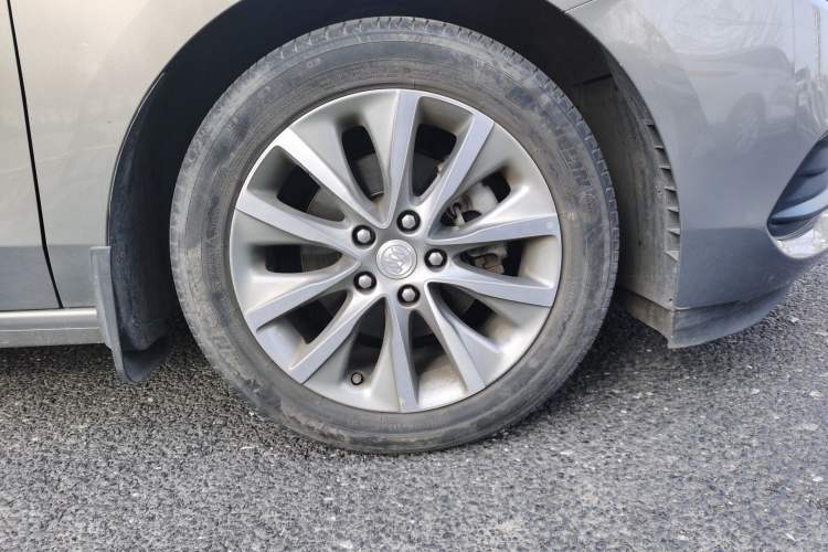 Used Buick GL6 2019 18T 6-Seater Connected Luxury Version China VI Standard