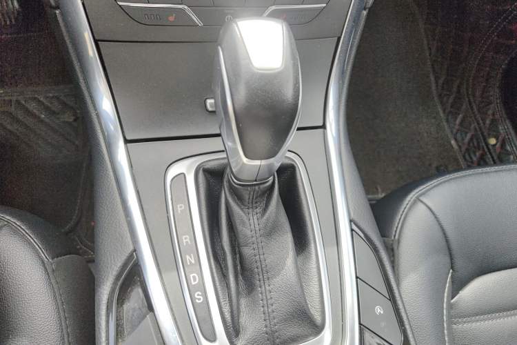 Used Ford Edge 2018 EcoBoost 245 Two-Wheel-Drive Titanium 7-Seater China V Standard