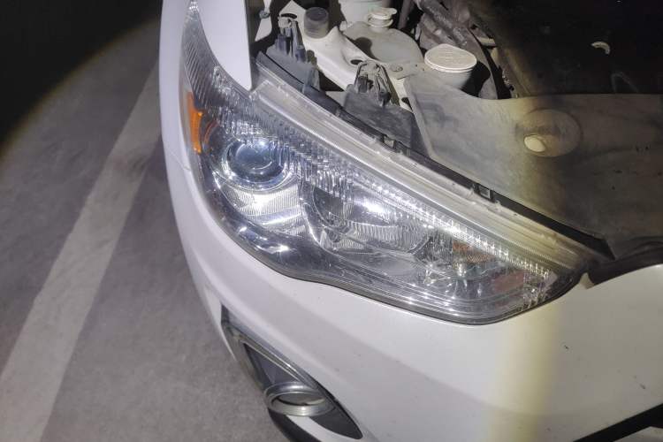 Used Mitsubishi ASX 2013 2.0L Manual Two-Wheel Drive Comfort Edition Right Front Headlight