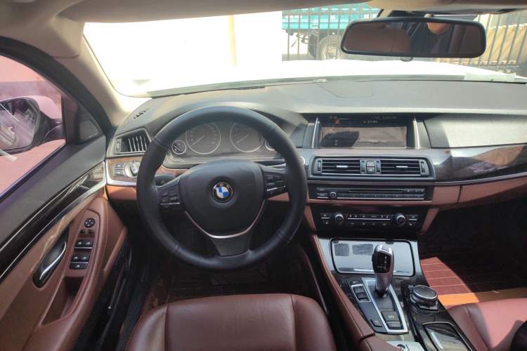 Used BMW 5 Series 2014 528Li Leading Model