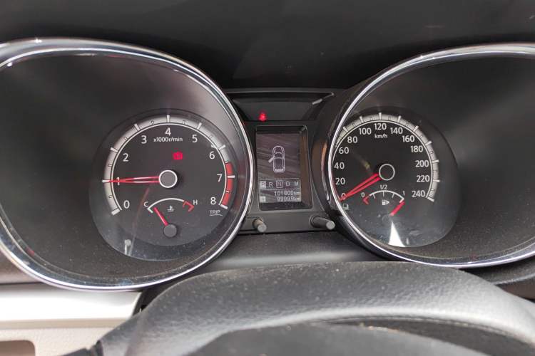 Used Venucia T70 2015 2.0L CVT Smart Edition
