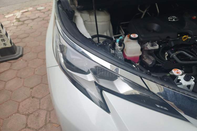 Used Toyota SIENNA 2021 2.5L Hybrid Comfort Edition Right Front Headlight