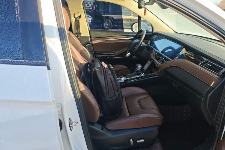 Used TRAUM S70 2018 1.5T Automatic Luxury Model 5 Seats
