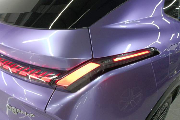 Used Lynk & Co 08 EM-P 2023 120km Long-Range Halo
