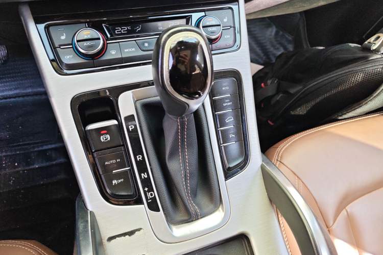 Used Geely Auto Emgrand X7 Sport 2016 1.8TD Automatic ZhiZun Version
