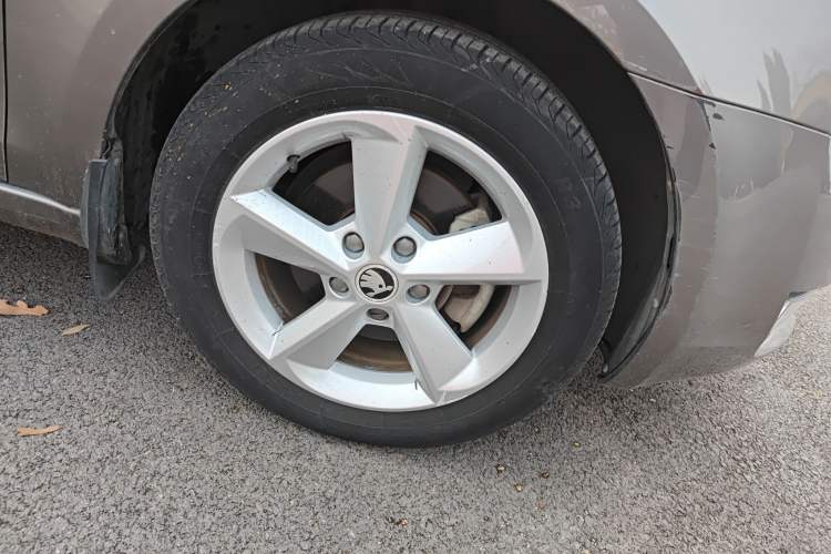 Used Skoda Octavia 2015 1.6L Manual Yijun Edition