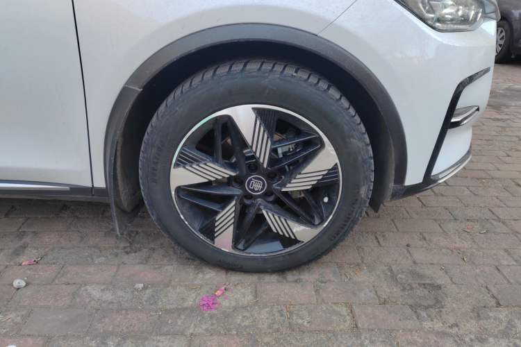 Used BYD Tang New Energy 2023 DM-i Champion Edition 112KM Prestige Model Right Front Wheel Hub