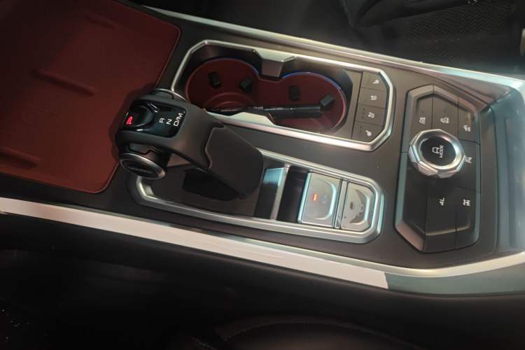 Used Tank 400 New Energy 2024 Hi4-T Off-Road Edition Gear Lever