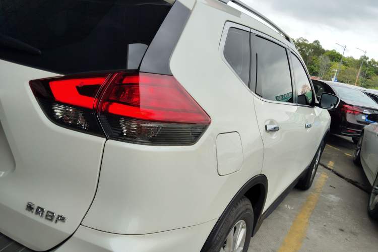 Used Nissan X-Trail 2022 Revised Version 2.0L Two-Wheel Drive Smart Connect Premium Edition