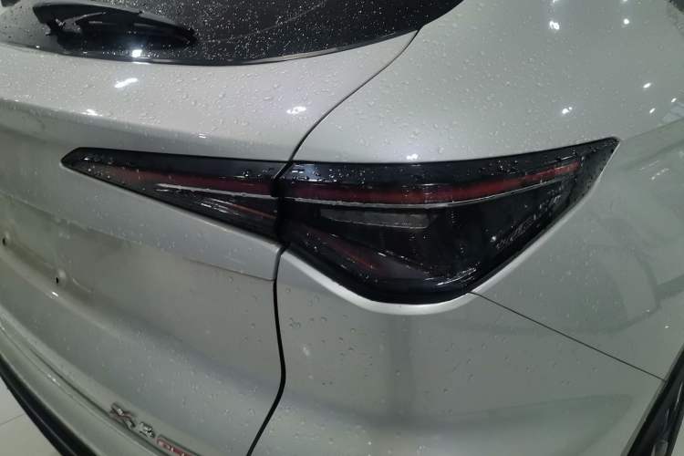 Used CHANGAN OSHAN X5 PLUS 2023 1.5T DCT Excellence Edition Exterior 3