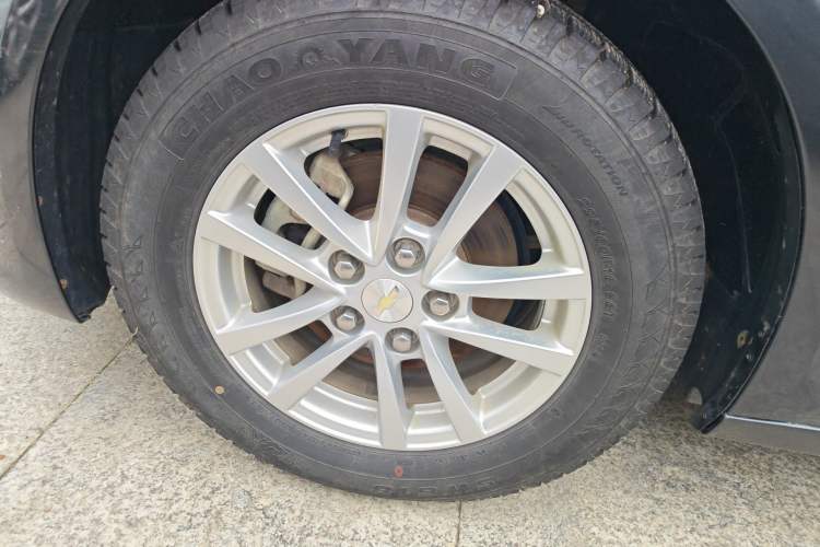 Used Chevrolet Malibu 2018 530T Automatic Fashion Edition Left Front Wheel Hub