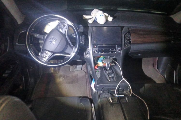 Used Honda Avancier 2017 240TURBO Two-Wheel Drive Elite Edition Center Console