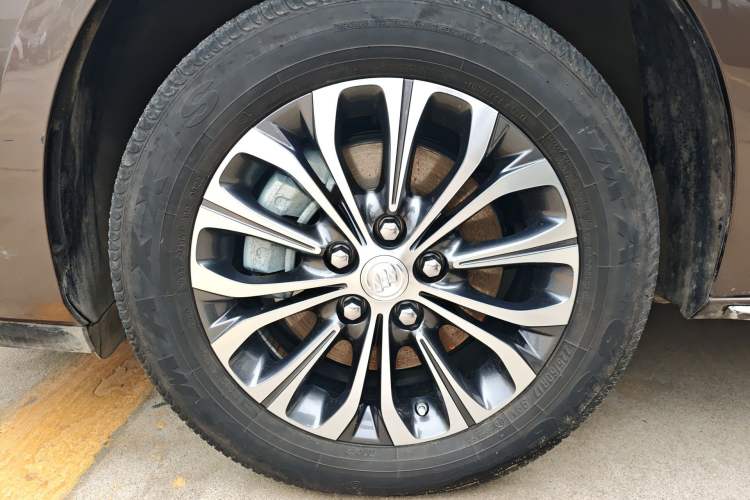 Used Buick GL8 2023 Land Executive Class 652T Luxury Model Exterior 4