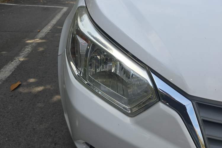 Used Venucia R50 2013 1.6L Manual Fashion Edition