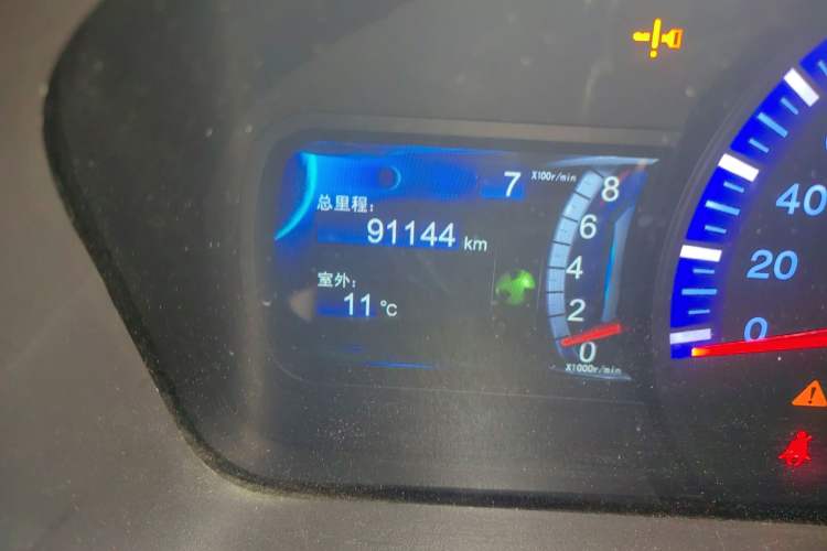 Used BYD G6 2011 2.0L Manual Luxury Version
