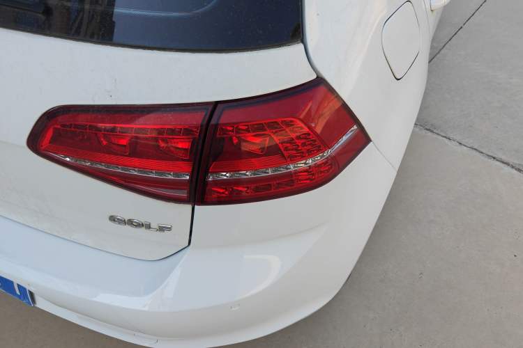 Used Volkswagen Golf 2016 1.6L Automatic Comfort Model Exterior 3