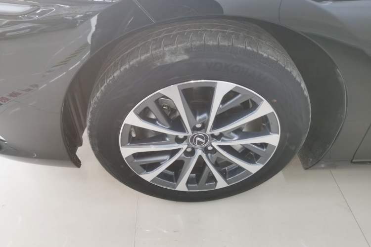 Used Lexus ES 2025 200 Premium Edition