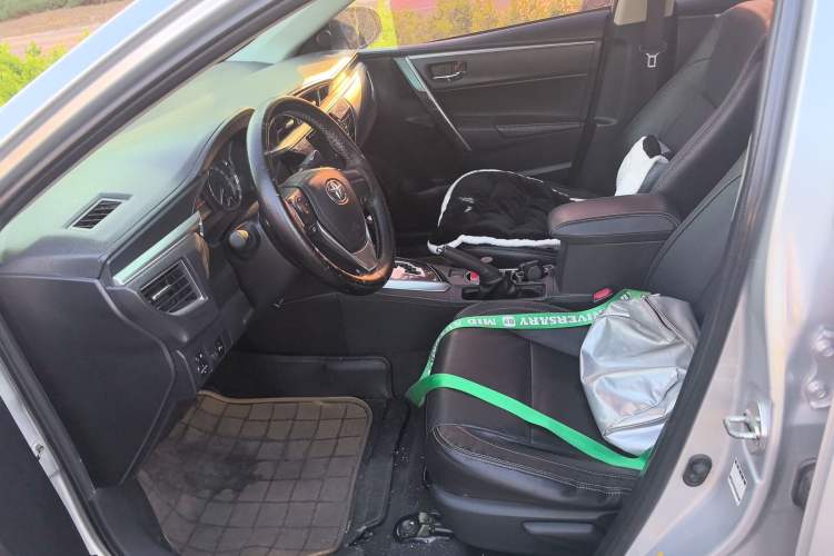 Used Toyota Corolla 2014 1.6L CVT GL-i Leather Edition Left Front Seat