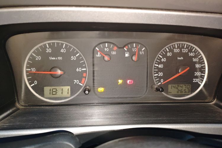 Used Volkswagen Santana Vista 2008 1.8L Manual Sishang Model Odometer Close Up