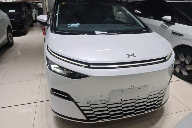 Used XPeng X9 2025 740 Ultra-Long Range Max Front