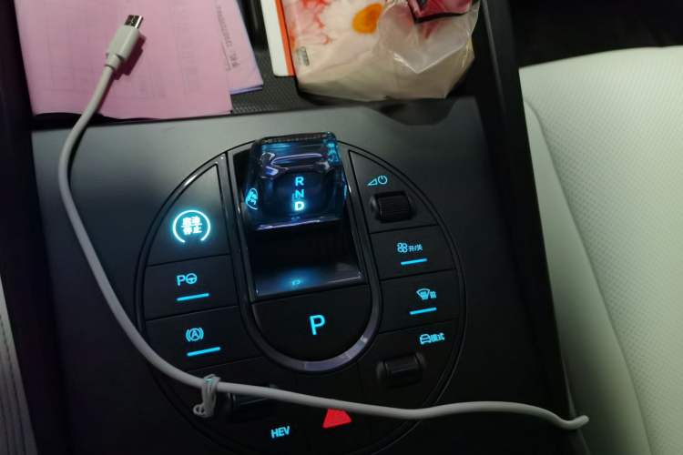 Used BYD Seal 06 New Energy 2025 DM-i Smart Drive 80KM Luxury Model Gear Lever