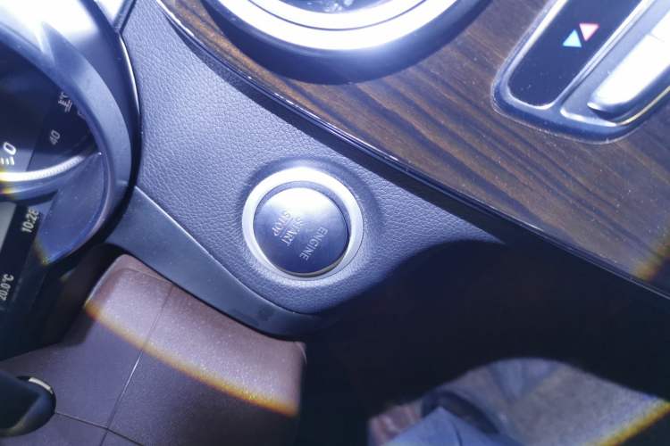 Used Mercedes-Benz GLC 2016 GLC 260 4MATIC Dynamic Edition