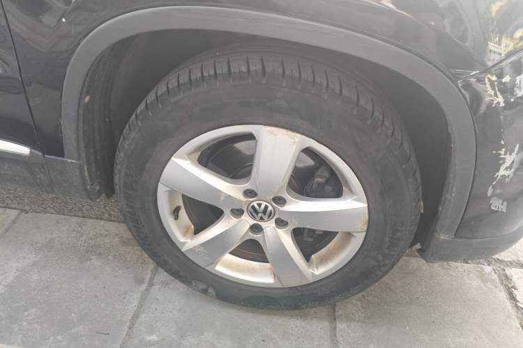 Used Volkswagen Tiguan 2012 1.8TSI Automatic All-Wheel Drive Elite Edition Right Front Wheel Hub