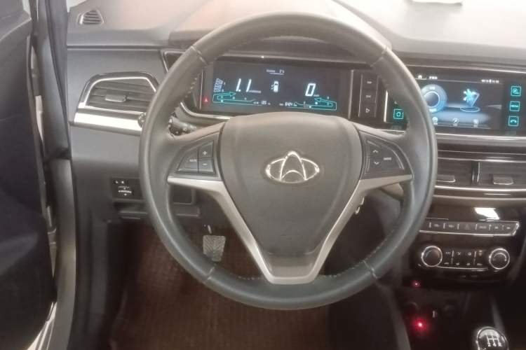 Used CHANGAN KAICHENG Oushang A600 2016 1.5L Manual Luxury 7-Seater
