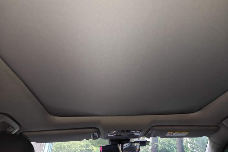 Used Toyota Highlander 2018 2.0T Two-Wheel-Drive Luxury Edition 7 Seats Emission Standard China V Headliner