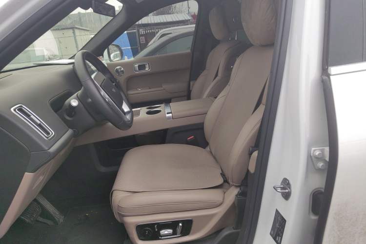 Used Li Auto L9 2025 Pro Smart Refreshed Edition
