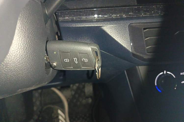 Used Volkswagen Lavida 2025 New Sharp 1.5L Outstanding New Edition Interior 1