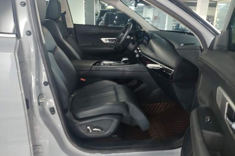 Used Dongfeng Aeolus Huge 2022 Mach Dual-Motor 1.5T MHD Dare-to-Dream Edition