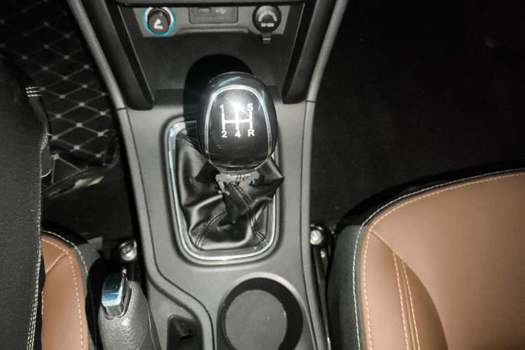 Used Chery Tiggo 3 2020 Million Global Edition 1.5L Manual Elite Model Gear Lever